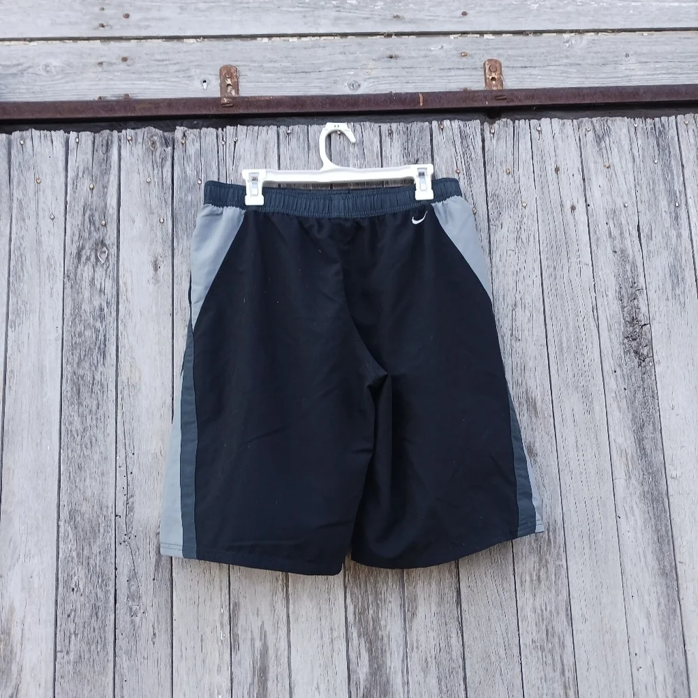 Nike‎ Swim Trunks Board Shorts Men's Size Large Black Lined Drawstring Logo